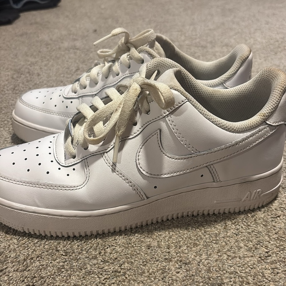 Nike White Air Force 1 Sneakers Classic Design - Picture 2 of 4